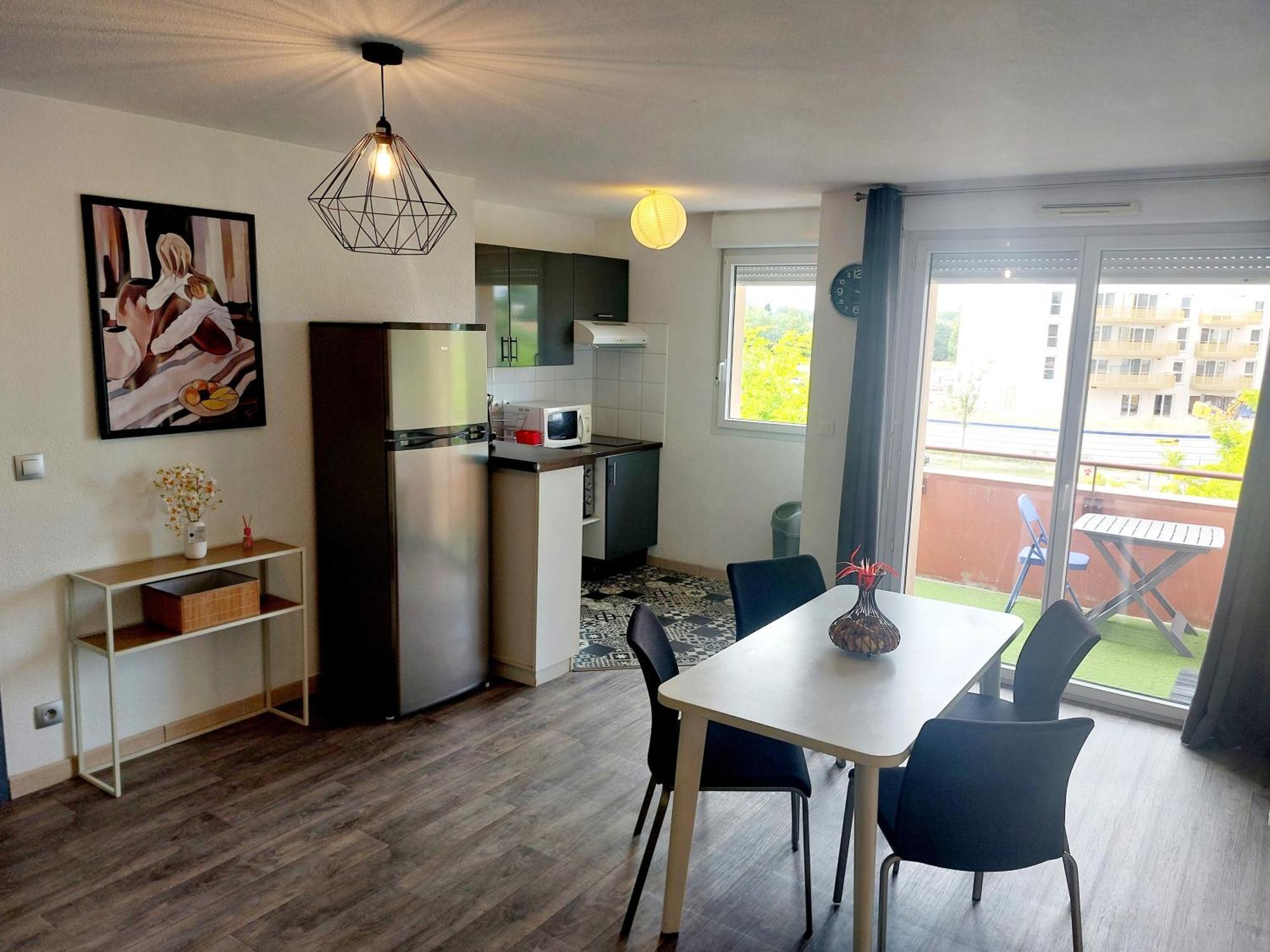 Le Montauriol - Logement Avec Terrasse - Piscine -Tennis - Place De Parking Privee Apartment Montauban Exterior photo