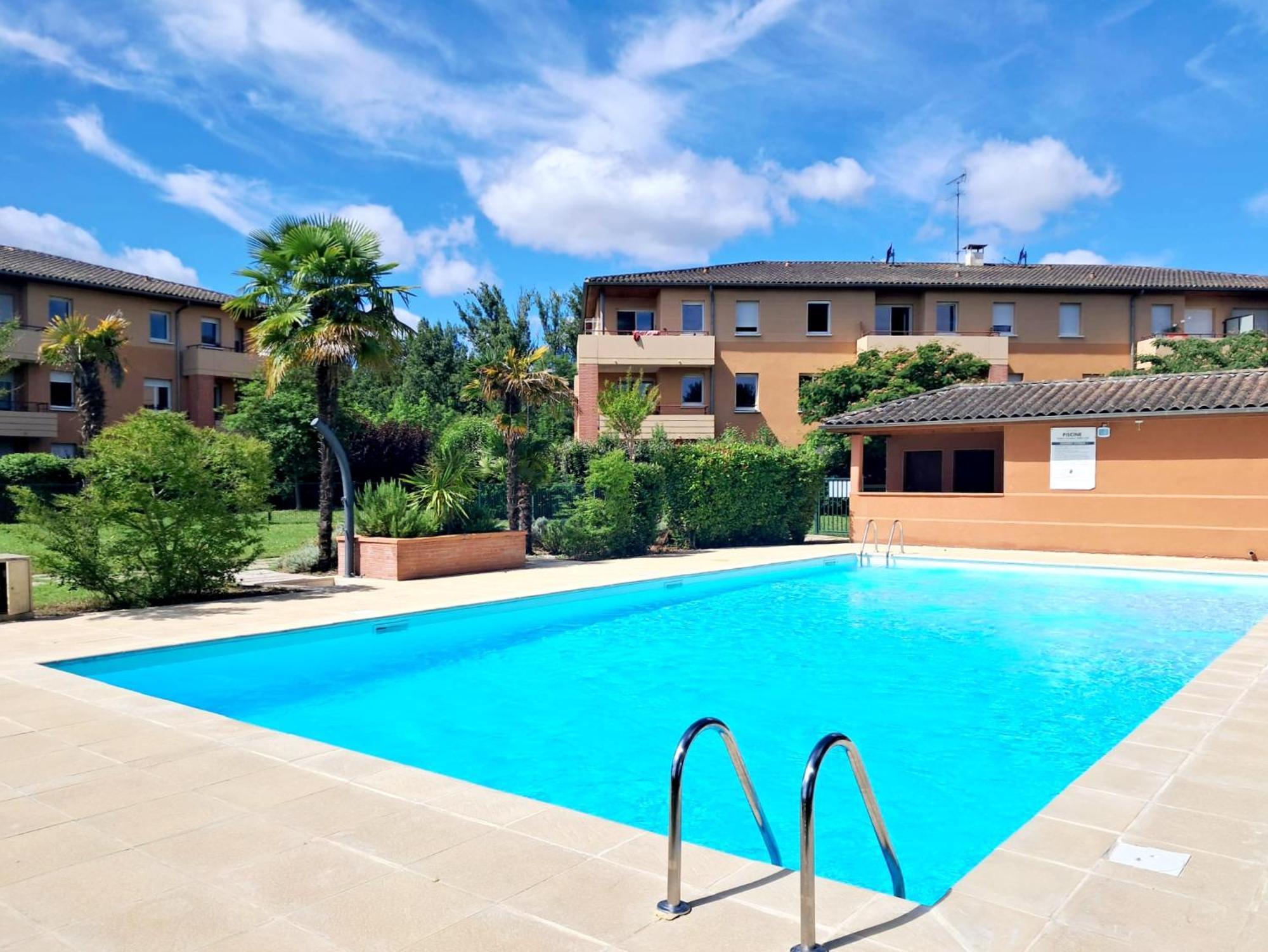 Le Montauriol - Logement Avec Terrasse - Piscine -Tennis - Place De Parking Privee Apartment Montauban Exterior photo