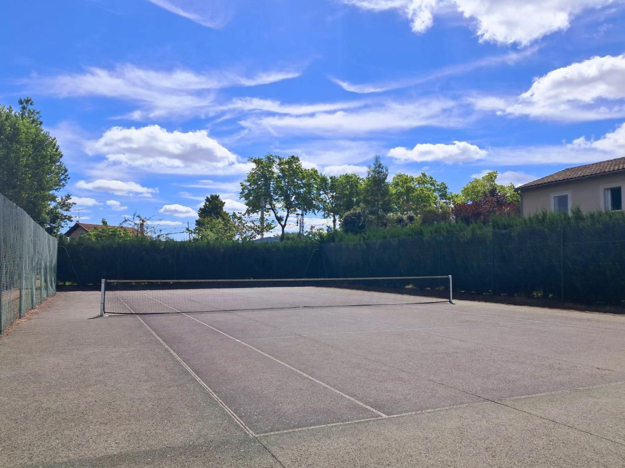 Le Montauriol - Logement Avec Terrasse - Piscine -Tennis - Place De Parking Privee Apartment Montauban Exterior photo